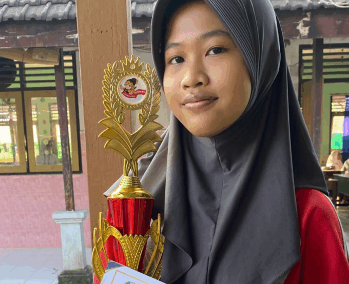 SISWI MTSN 10 BLITAR JUARA 1 LOMBA MENULIS 500 KATA TINGKAT SMP/MTs SE-KARESIDENAN KEDIRI