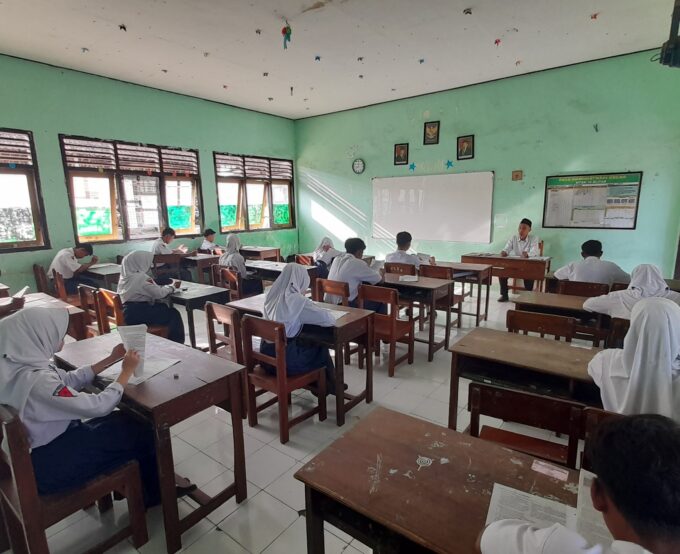 MTsN 10 Blitar Gelar Ujian Madrasah (UM) Kelas IX Tahun Pelajaran 2024/2025