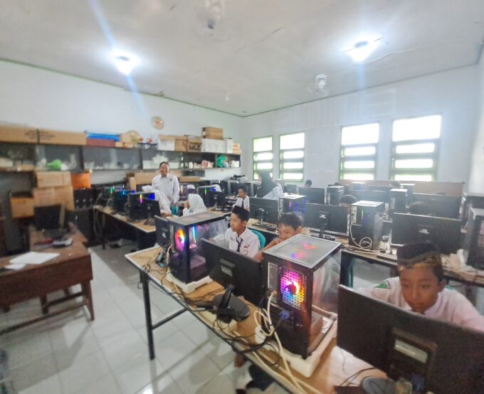 MTsN 10 Blitar Gelar Gladi Bersih ANBK untuk Persiapan Asesmen Nasional 2025