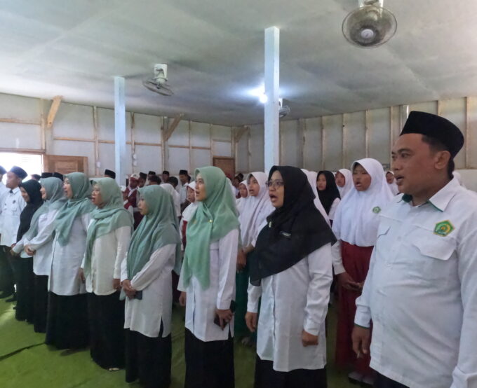 Peserta Didik Baru MTsN 10 Blitar Ikuti Pembukaan MATSAMA Serentak se-Jawa Timur
