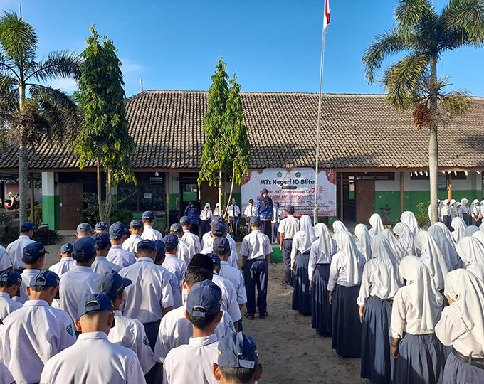 MTsN 10 Blitar Gelar Upacara Peringatan Hari Kemerdekaan ke-78 Republik Indonesia