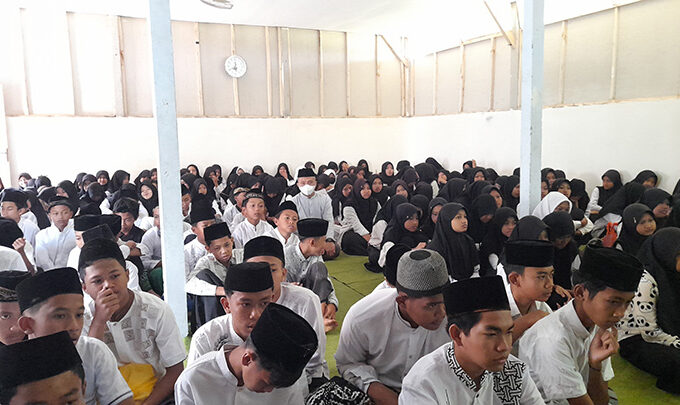 MTsN 10 Blitar Peringati Maulid Nabi Muhammad SAW 1445 H