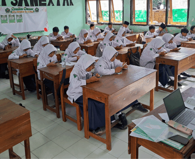 Pelaksanaan Sumatif Tengah Semester (STS) MTsN 10 Blitar Tahun Pelajaran 2025/2026