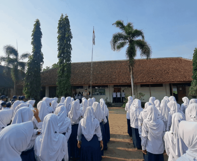 Polsek Ponggok Beri Pengarahan di MTsN 10 Blitar