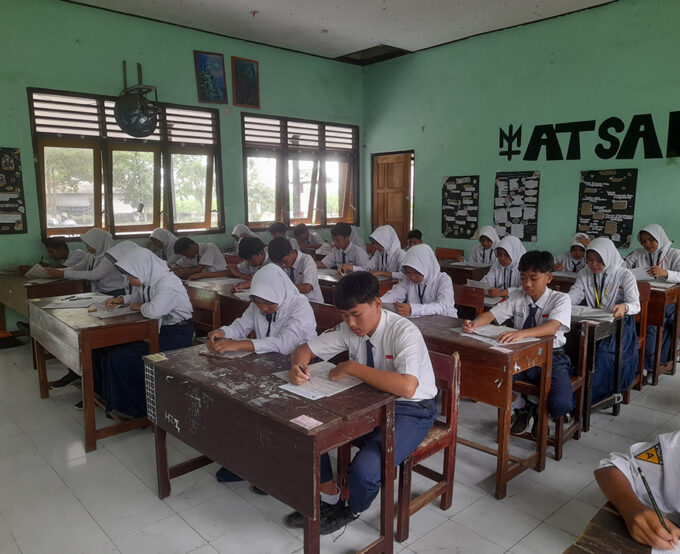 MTsN 10 Blitar Sukses Gelar Sumatif dan PAS untuk Tahun Pelajaran 2024/2025