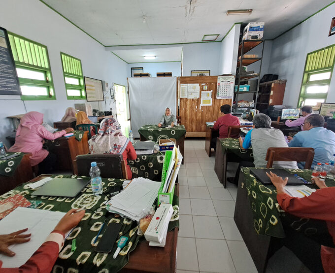 MTsN 10 Blitar Gelar Rapat Dinas Persiapan Akhir Semester