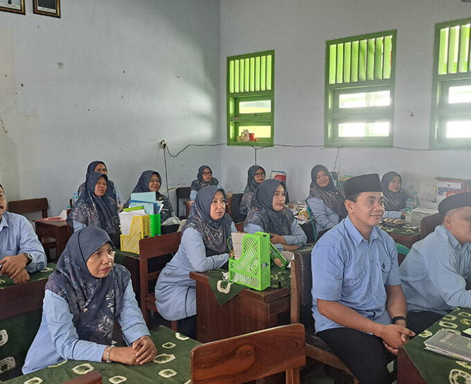 MTsN 10 Blitar Ikuti Virtual Khotmil Qur'an dan Pembinaan ASN Kanwil Kemenag Jatim Peringati HAB ke-80
