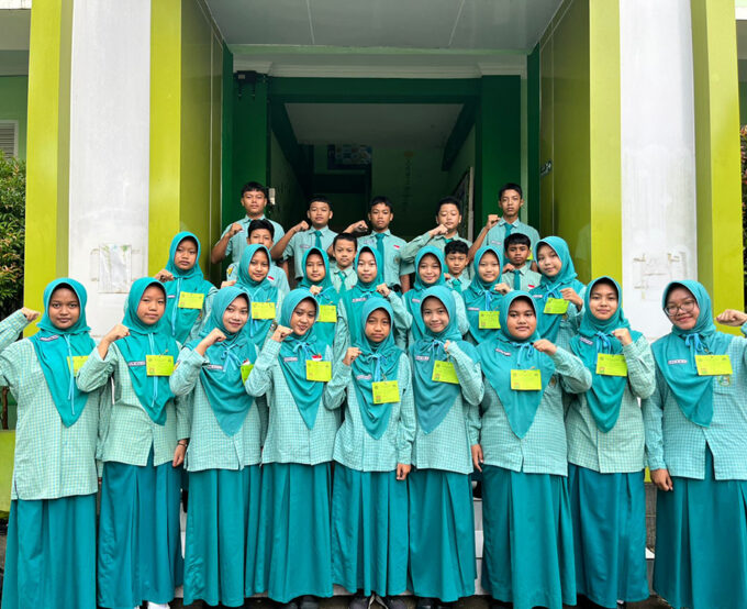 Seleksi Olimpiade PAI dan Bahasa Arab Tingkat Provinsi Jatim 2026: MTsN 10 Blitar Ikuti Secara Daring dengan Pemantauan Zoom
