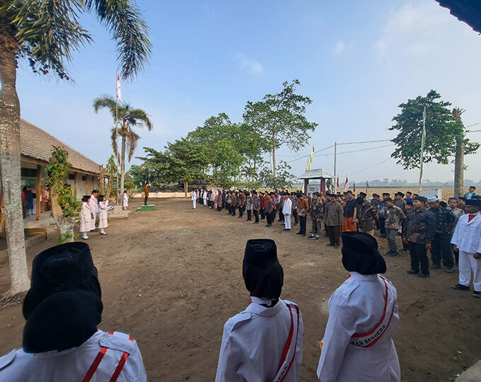 MTsN 10 Blitar Laksanakan Upacara HUT Kemerdekaan RI ke-81